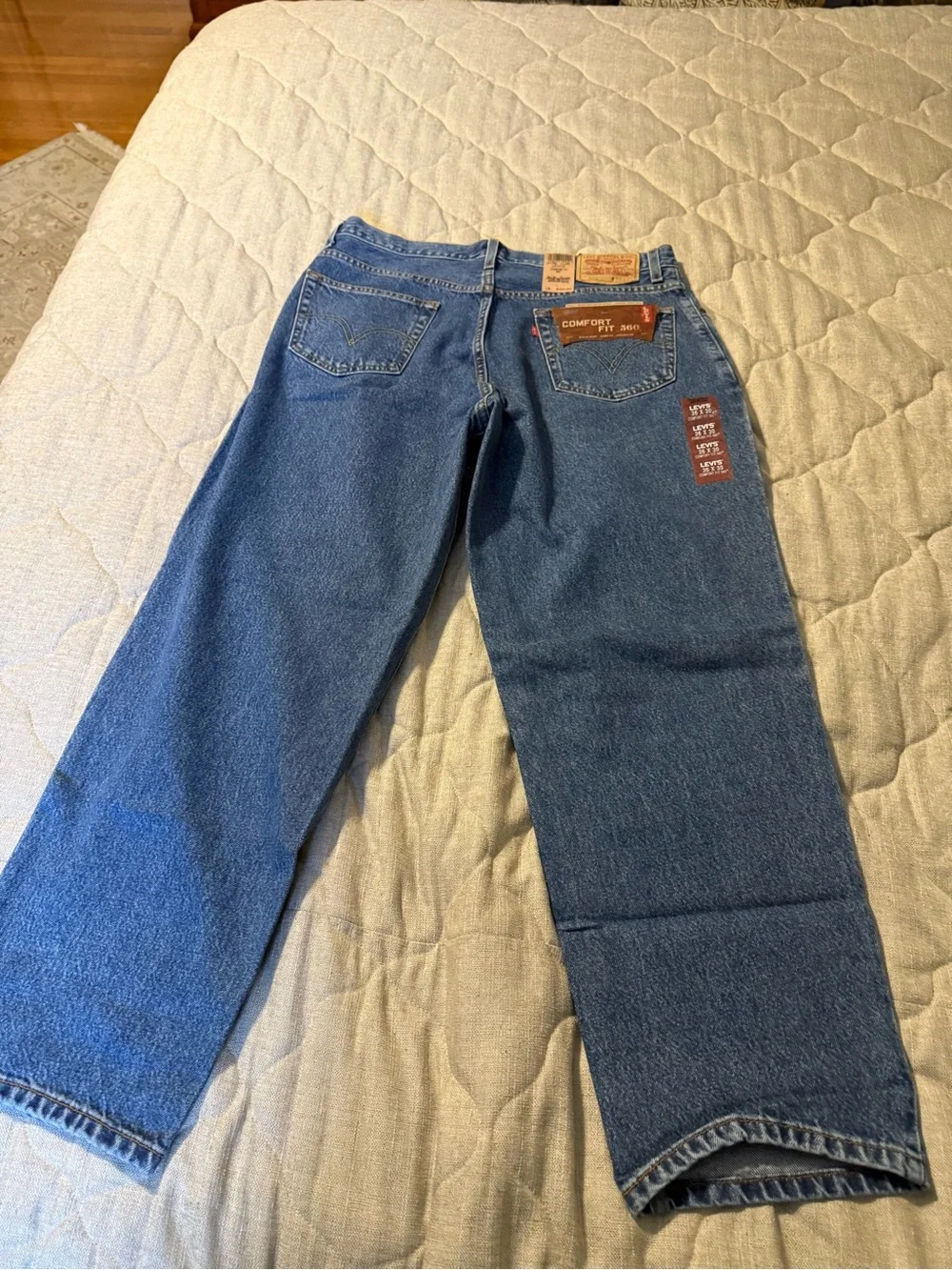 Levi’s 560 Comfort Fit Jeans – New with Tags (NWT) – Men’s 36x30
